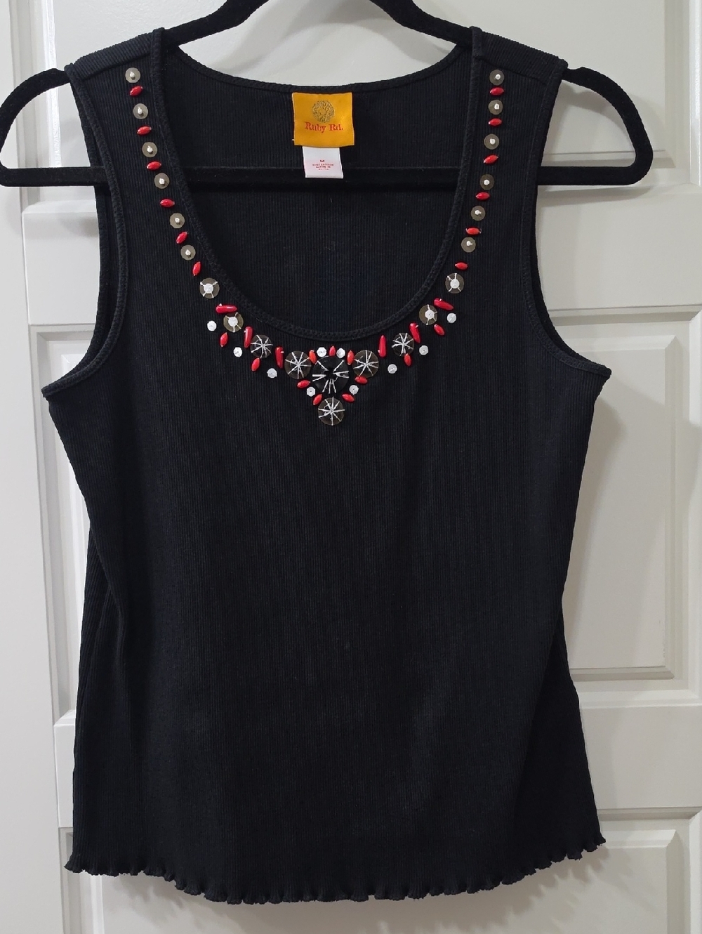 NWOT - Ruby Rd. Black Ribbed Tank with Red & White Bead Embellishment - Medium
